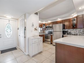 411 S Hollybrook Dr 203, Pembroke Pines FL 33025