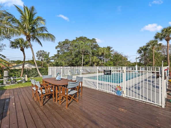 909 N A Street, Lake Worth Beach FL 33460