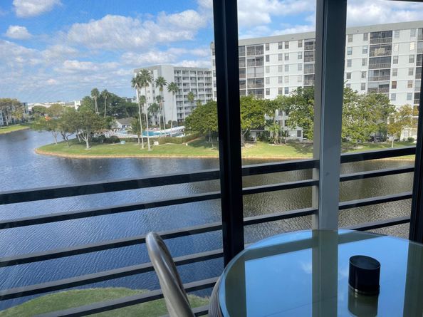 2309 S Cypress Bend Dr 515, Pompano Beach FL 33069