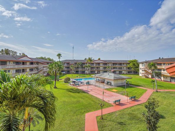 5300 Washington Street C316, Hollywood FL 33021