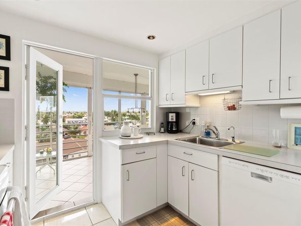 3050 NE 47th Ct 502 & 503, Fort Lauderdale FL 33308