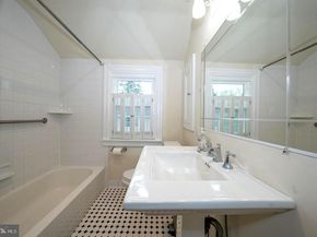 436 Saint Davids Avenue, Wayne PA 19087