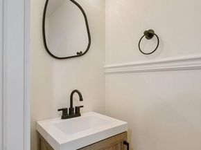 924 Cantrell Street, Philadelphia PA 19148