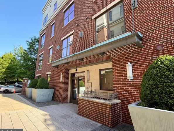 815 N Patrick Street 410, Alexandria VA 22314