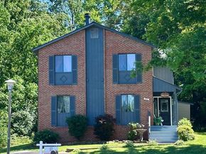 211 Keyes Court, Sterling VA 20164
