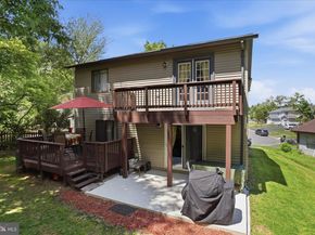211 Keyes Court, Sterling VA 20164