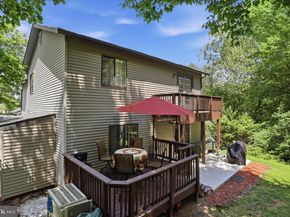 211 Keyes Court, Sterling VA 20164