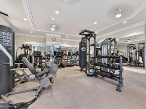 8220 Crestwood Heights 1517, Tysons VA 22102