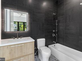 1002 Avery Court SW, Vienna VA 22180