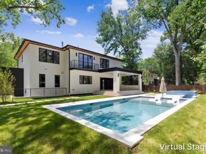 1002 Avery Court SW, Vienna VA 22180