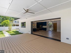 1002 Avery Court SW, Vienna VA 22180