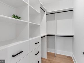 1002 Avery Court SW, Vienna VA 22180