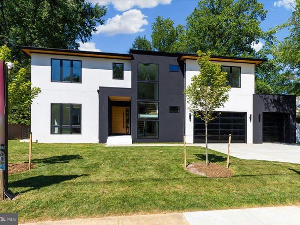 1002 Avery Court SW, Vienna VA 22180