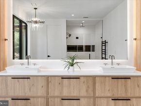 1002 Avery Court SW, Vienna VA 22180