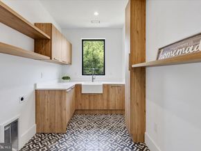 1002 Avery Court SW, Vienna VA 22180