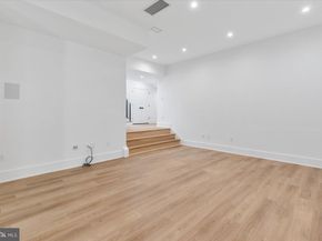 1002 Avery Court SW, Vienna VA 22180