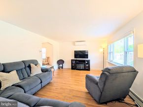 408 Dalmas Avenue, Glenolden PA 19036