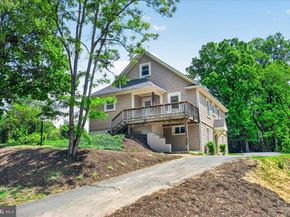 4448 W Braddock Road, Alexandria VA 22304