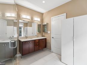 811 S 20TH Street B, Philadelphia PA 19146