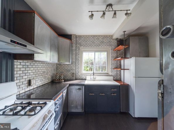 3712 Valley Drive, Alexandria VA 22302