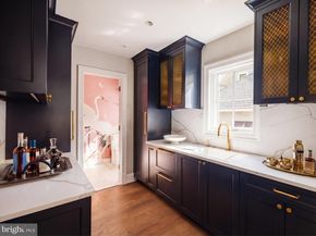 1704 Russell Road, Alexandria VA 22301