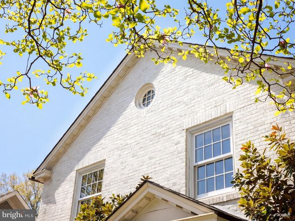 1704 Russell Road, Alexandria VA 22301