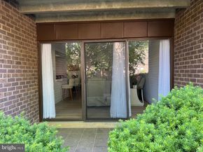 11252 Chestnut Grove Square 26, Reston VA 20190