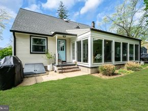 16 Glenolden Road, Yardley PA 19067