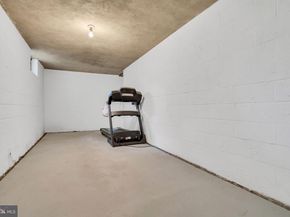 16 Glenolden Road, Yardley PA 19067