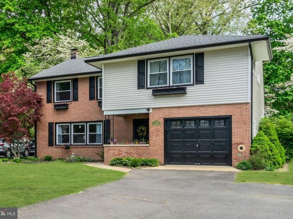16 Glenolden Road, Yardley PA 19067