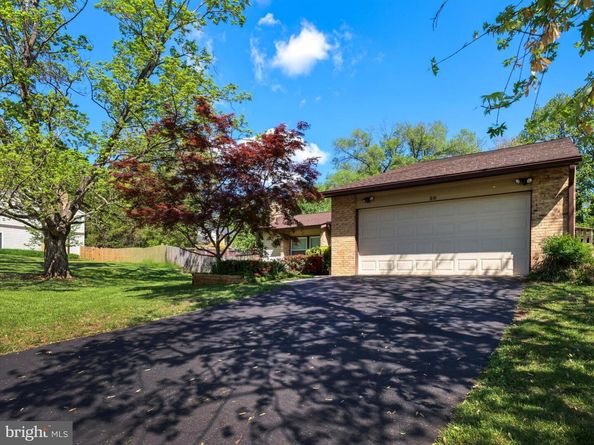 20 Running Brook Lane, Sterling VA 20164
