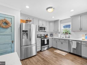 1315 Bayshire Lane, Herndon VA 20170