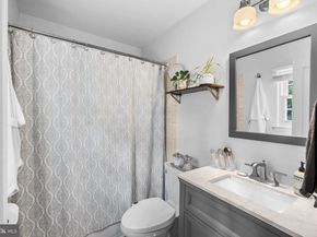 1315 Bayshire Lane, Herndon VA 20170