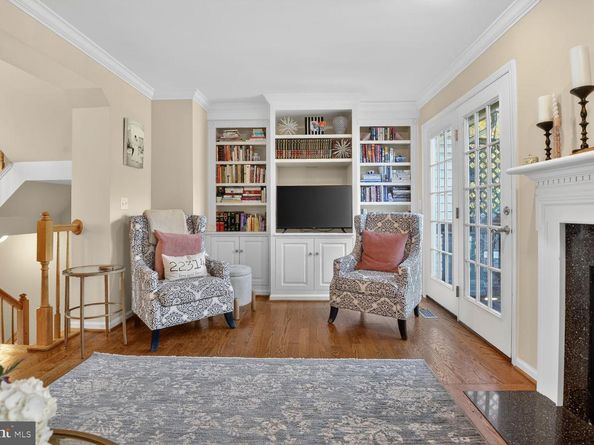 917 Rolfe Place, Alexandria VA 22314