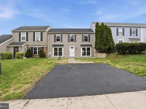 6687 Pickwick Court, Bensalem PA 19020