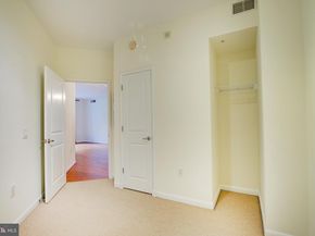 1021 N Garfield Street 132, Arlington VA 22201