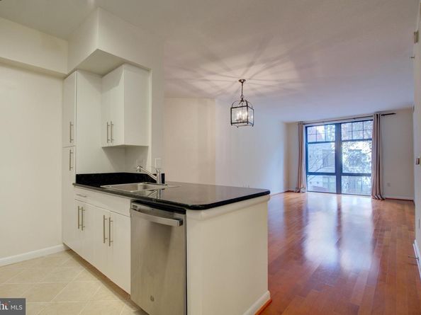 1021 N Garfield Street 132, Arlington VA 22201