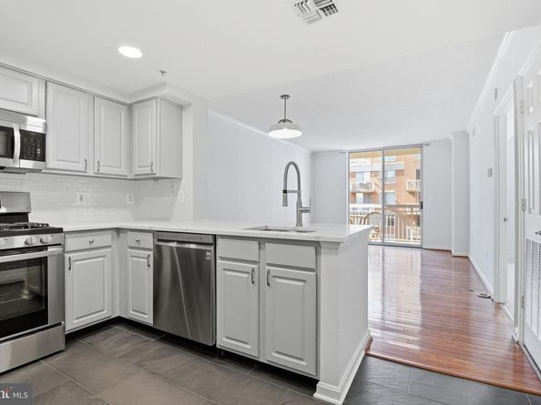 3830 9TH Street N 607E, Arlington VA 22203