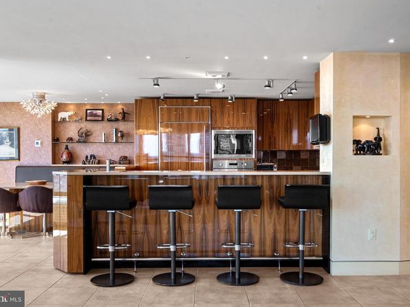 233 S 6TH Street 2009, Philadelphia PA 19106