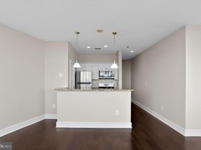 201 N 8TH Street 512, Philadelphia PA 19106