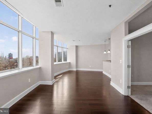 201 N 8TH Street 512, Philadelphia PA 19106