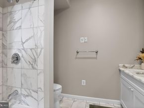 201 N 8TH Street 512, Philadelphia PA 19106