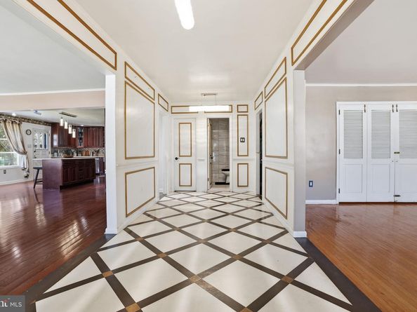 1516 Redwood Lane, Wyncote PA 19095