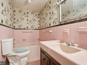 1516 Redwood Lane, Wyncote PA 19095