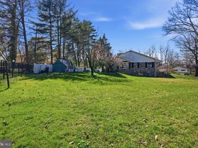 1516 Redwood Lane, Wyncote PA 19095