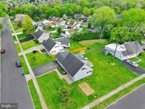 60 Upland Road, Levittown PA 19056