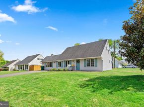 60 Upland Road, Levittown PA 19056