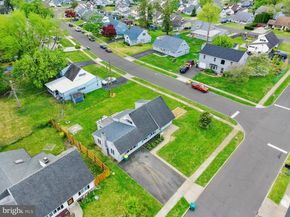 60 Upland Road, Levittown PA 19056
