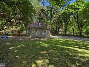 6711 Lincoln Drive, Philadelphia PA 19119