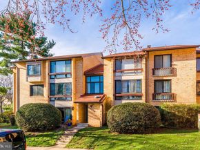 10218 Bushman Drive 101, Oakton VA 22124